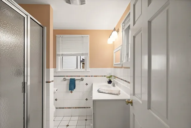 $749,999 | 320 Pillings Pond Road, Lynnfield, MA 01940