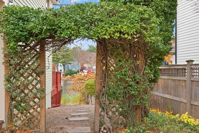 $749,999 | 320 Pillings Pond Road, Lynnfield, MA 01940