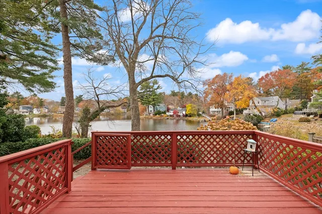 $749,999 | 320 Pillings Pond Road, Lynnfield, MA 01940