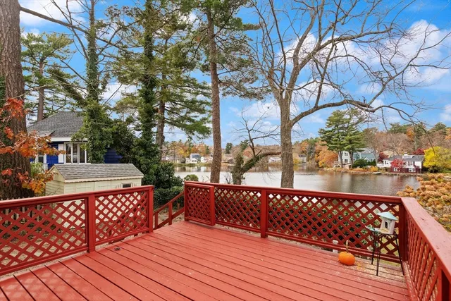 $749,999 | 320 Pillings Pond Road, Lynnfield, MA 01940