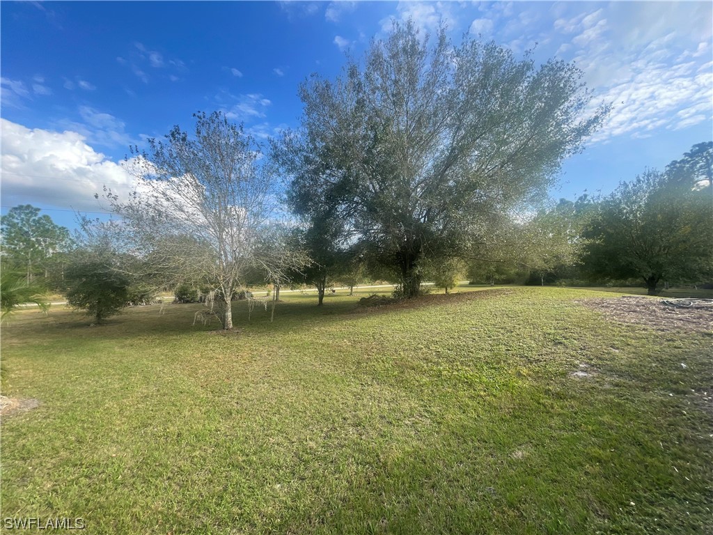 5320 8th Street Clewiston, FL 33440 - Photo 4 of 18 a view of outdoor space and yard