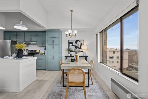$599,950 | 4911 Fremont Avenue North, Unit 303, Seattle, WA 98103
