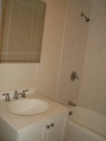$3,800 | 1600 Beacon Street, Unit 906, Brookline, MA 02446
