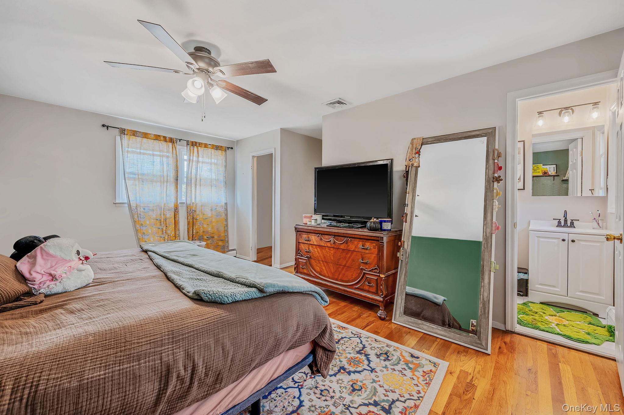 1335 August Road North Babylon, NY 11703 - Photo 25 of 40