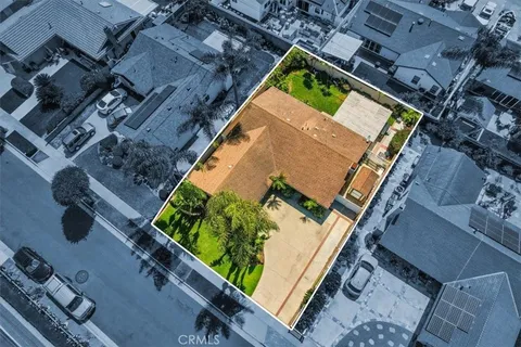 $1,245,000 | 17711 Edwards Street, Huntington Beach, CA 92647