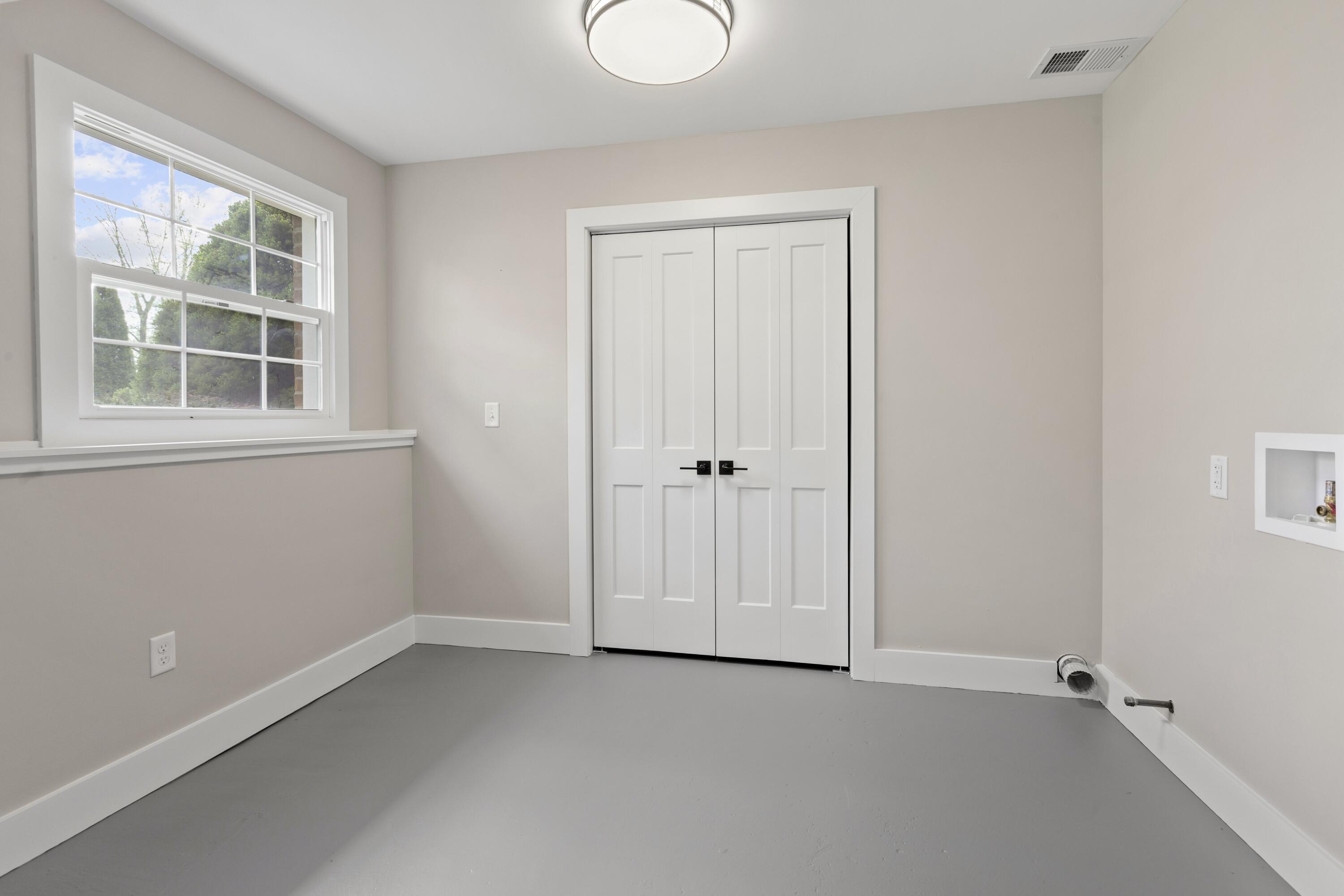 263 West 550 North Valparaiso, IN 46385 - Photo 17 of 23 an empty room with windows