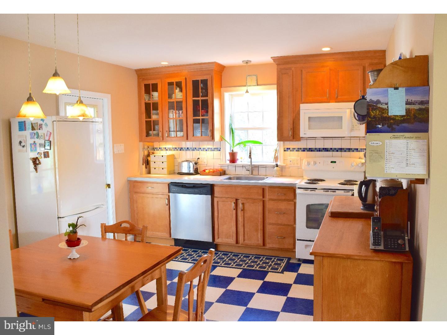 2123 Longview Road Warrington, PA 18976 - Photo 2 of 25 Kitchen