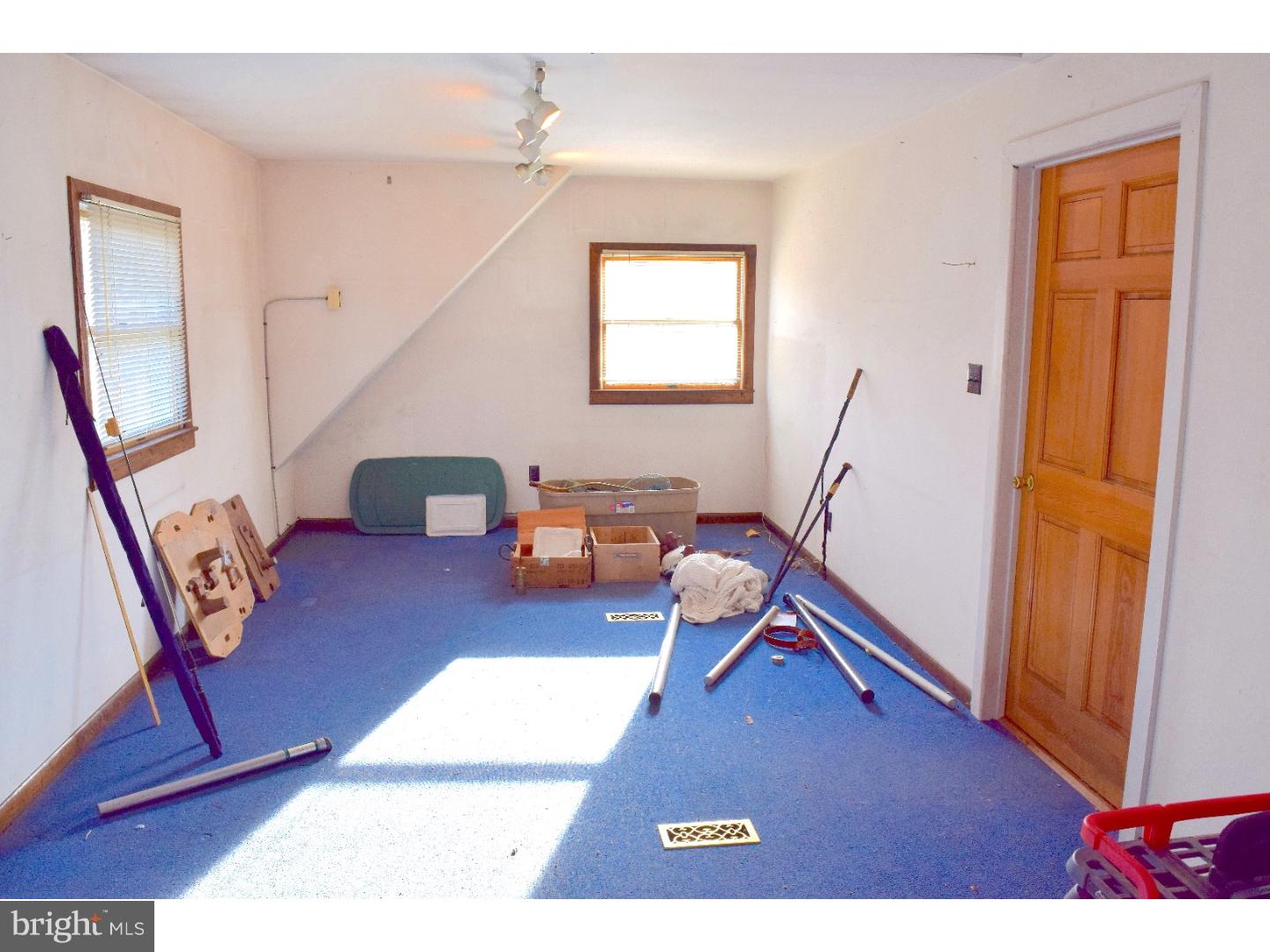 2123 Longview Road Warrington, PA 18976 - Photo 23 of 25 Garage