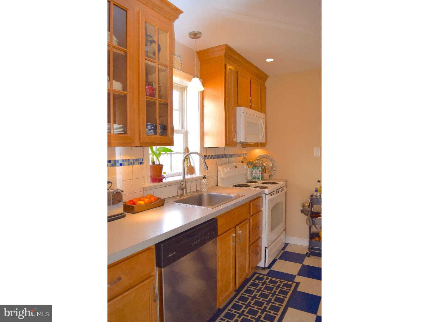 2123 Longview Road Warrington, PA 18976 - Photo 4 of 25 Kitchen