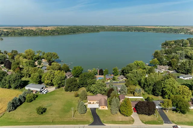 $499,000 | W2102 Highway 44, Markesan, WI 53946