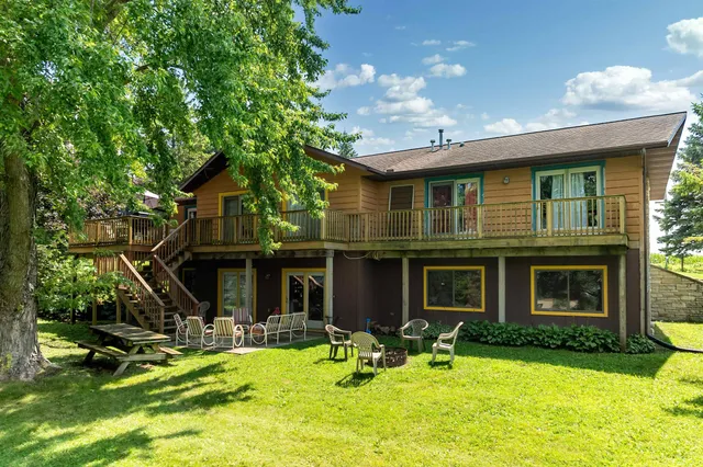 $499,000 | W2102 Highway 44, Markesan, WI 53946