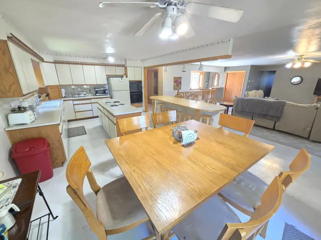 $499,000 | W2102 Highway 44, Markesan, WI 53946