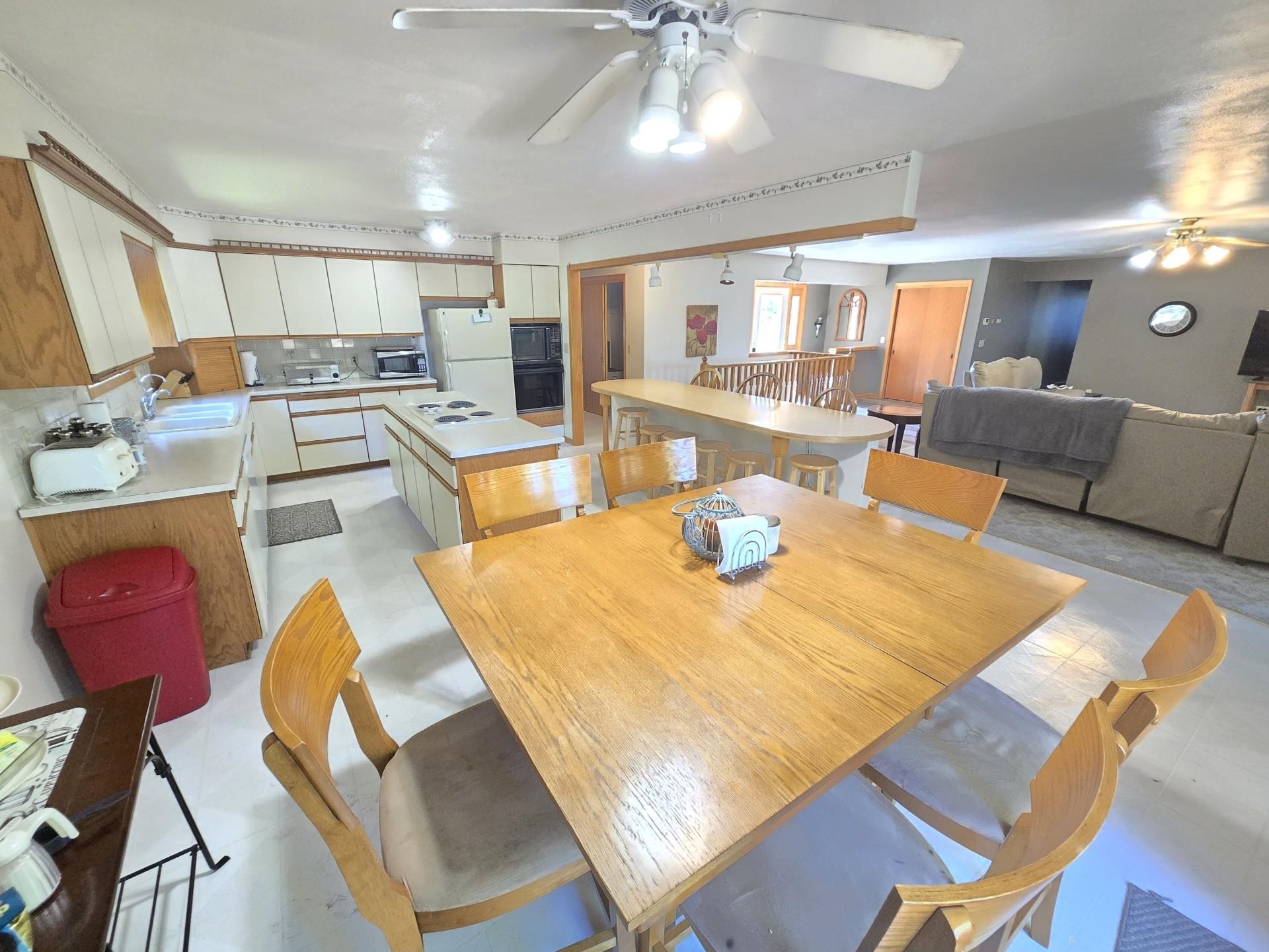 W2102 Highway 44 Markesan, WI 53946 - Photo 6 of 36