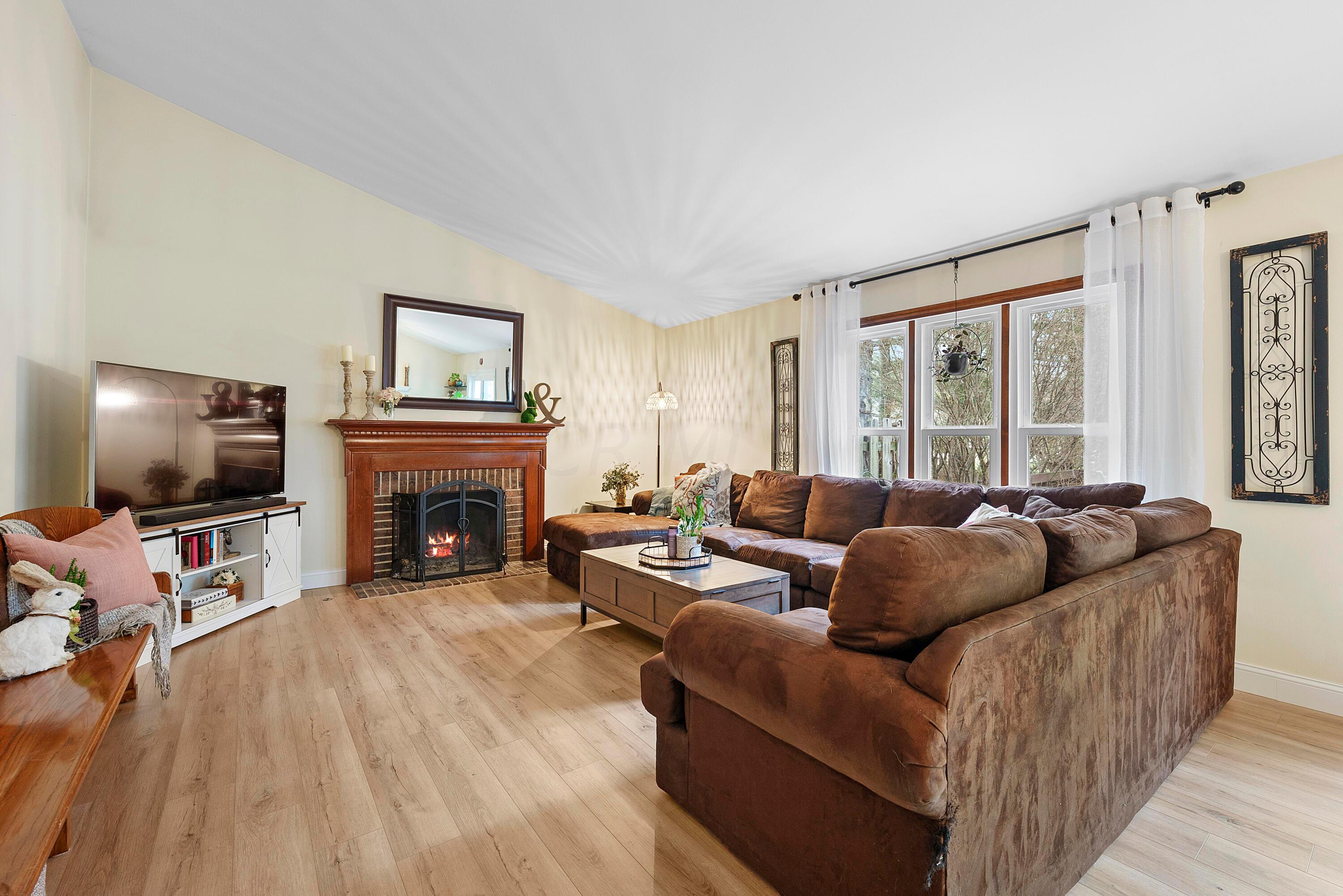 4492 Shire Mill Road Hilliard, OH 43026 - Photo 24 of 39 Great Room