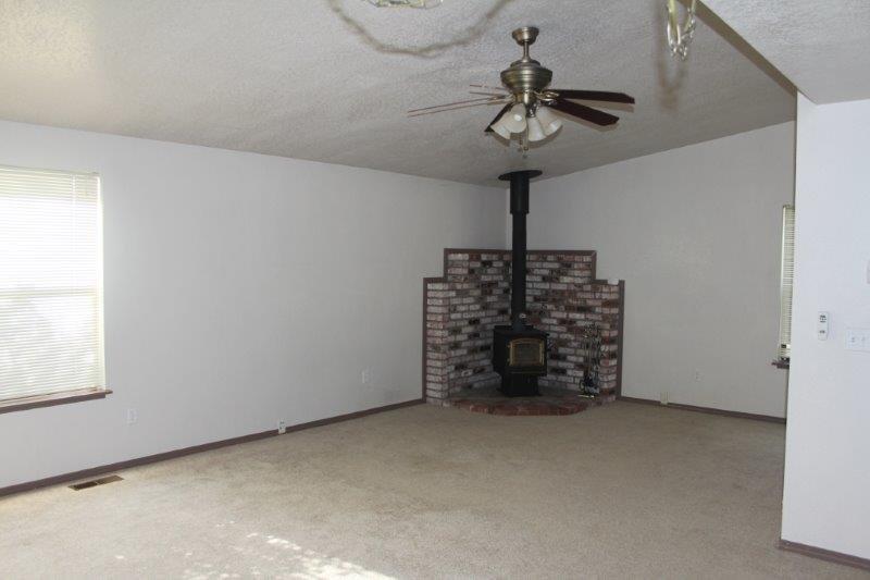 6042 Hillcrest Road Medford, OR 97504 - Photo 13 of 35 Additional Photo