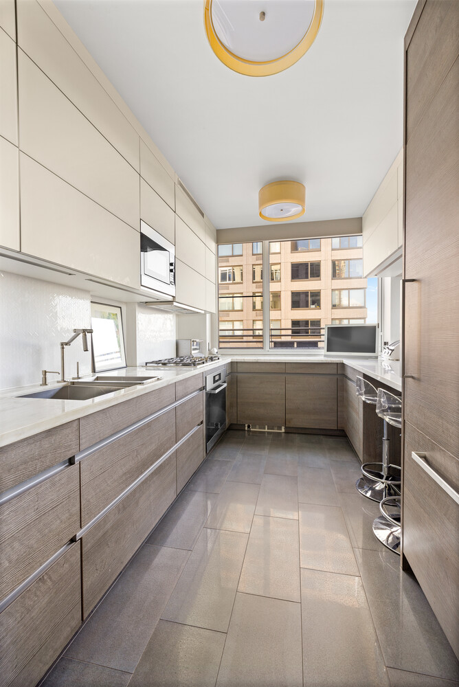 120 Riverside Boulevard, Unit 16M Manhattan, NY 10069 - Photo 7 of 19 Gallery Image 7