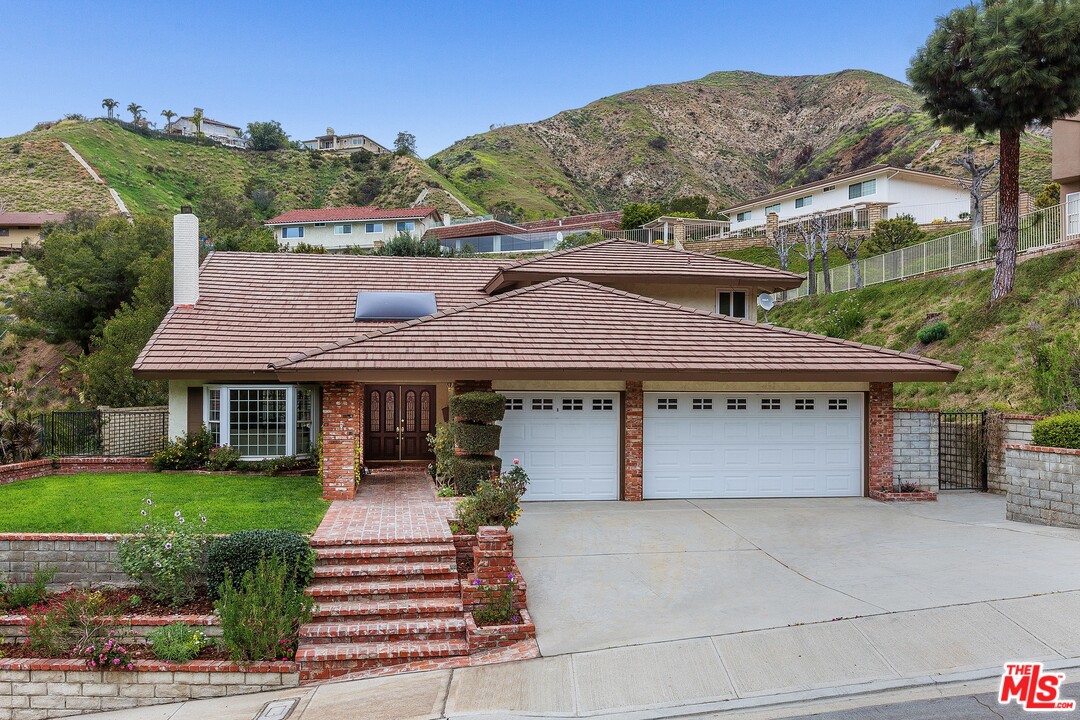 3333 Brace Canyon Road Burbank, CA 91504 - Photo 1 of 25
