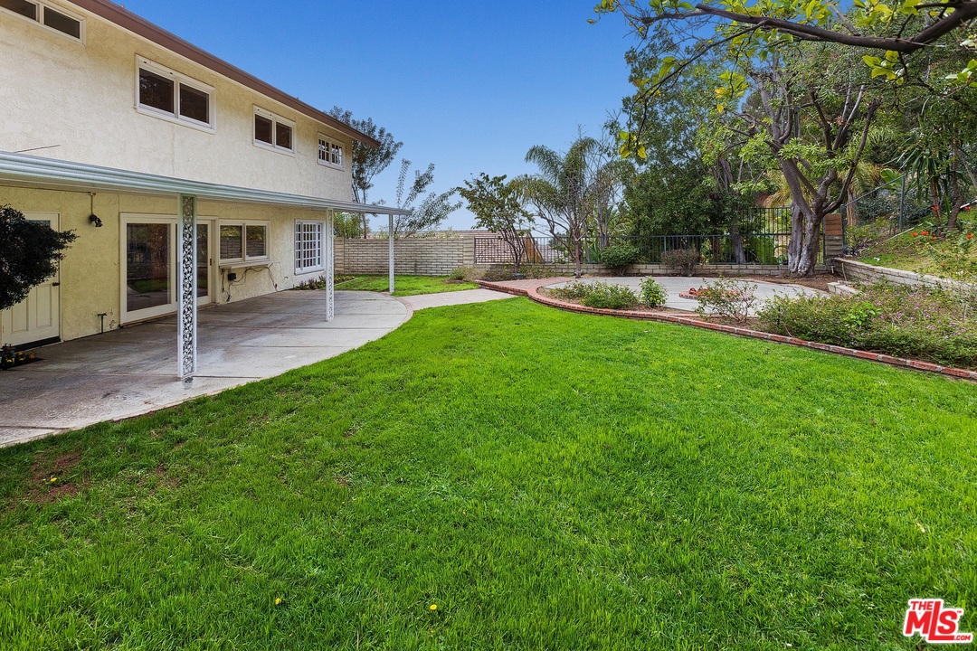 3333 Brace Canyon Road Burbank, CA 91504 - Photo 2 of 25