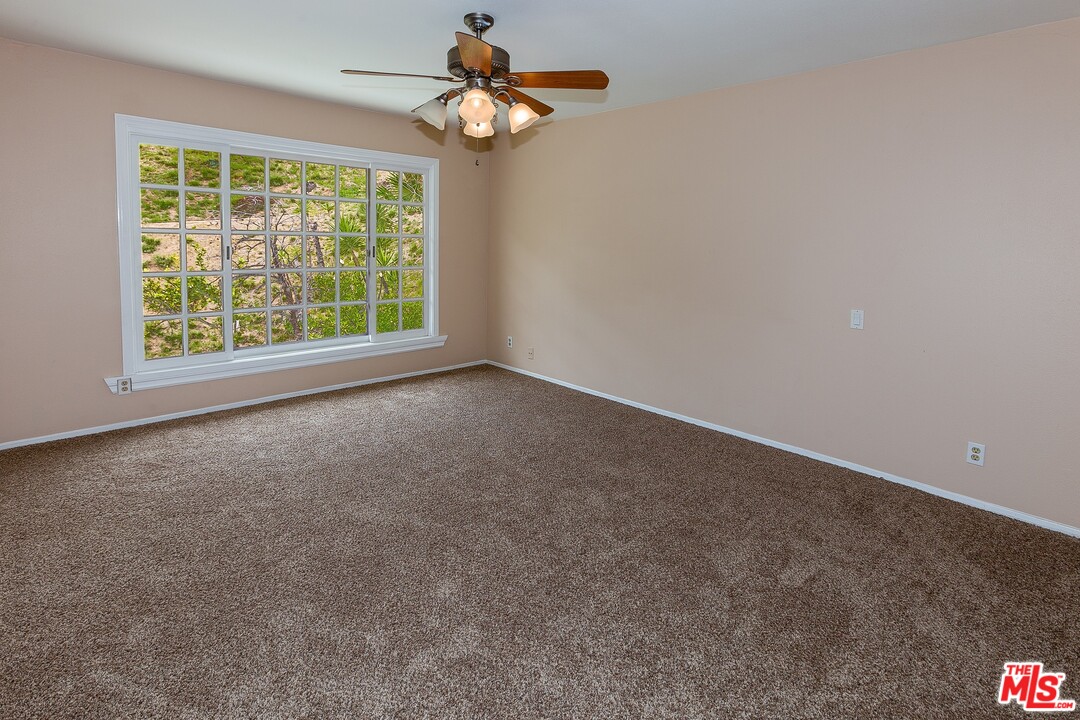 3333 Brace Canyon Road Burbank, CA 91504 - Photo 19 of 25