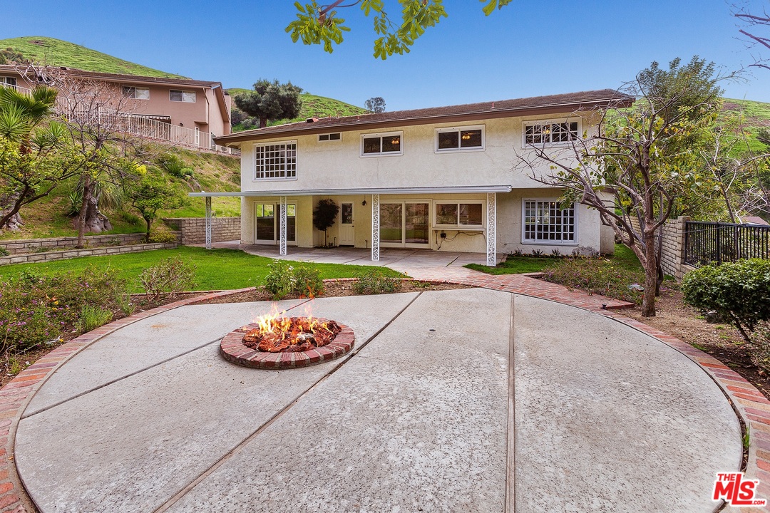 3333 Brace Canyon Road Burbank, CA 91504 - Photo 3 of 25