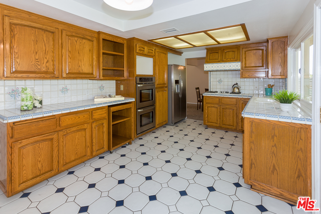 3333 Brace Canyon Road Burbank, CA 91504 - Photo 6 of 25