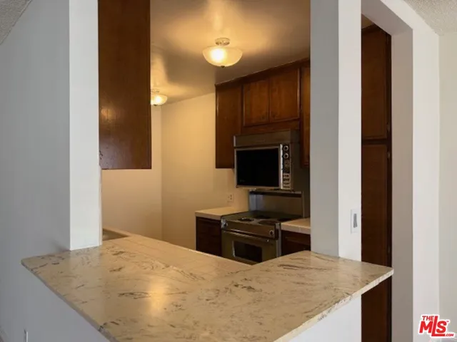 $2,895 | 8161 Manitoba Street, Unit 7, Playa del Rey, CA 90293