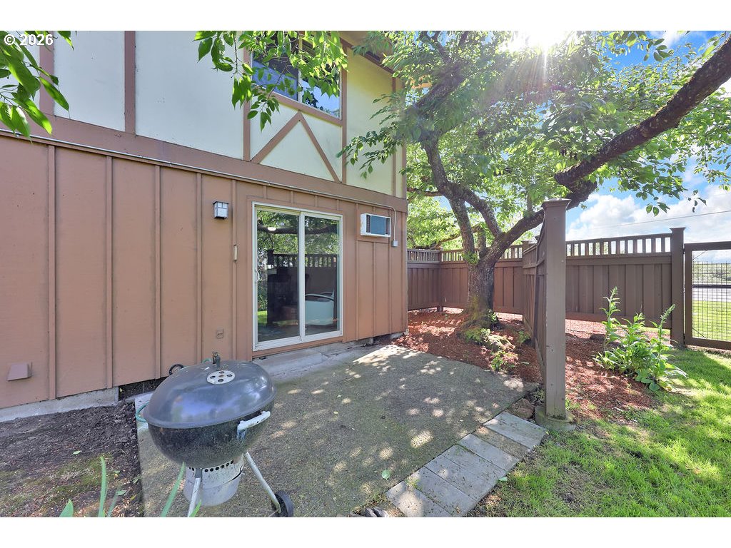 1253 City View Street Eugene, OR 97402 - Photo 18 of 18 a view of outdoor space and yard