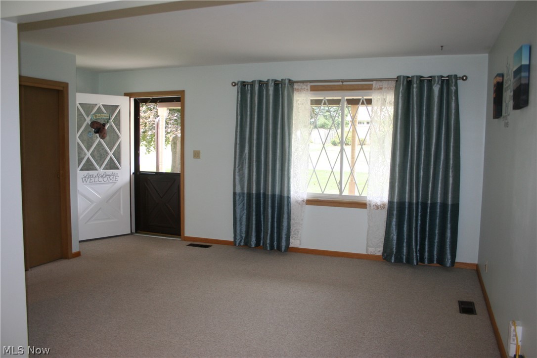 6480 Ridgewood Street Southwest Canton, OH 44706 - Photo 4 of 22 Gallery Image 4