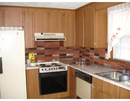 14 Eldorado Road Chelmsford, MA 01824 - Photo 3 of 15 Gallery Image 3