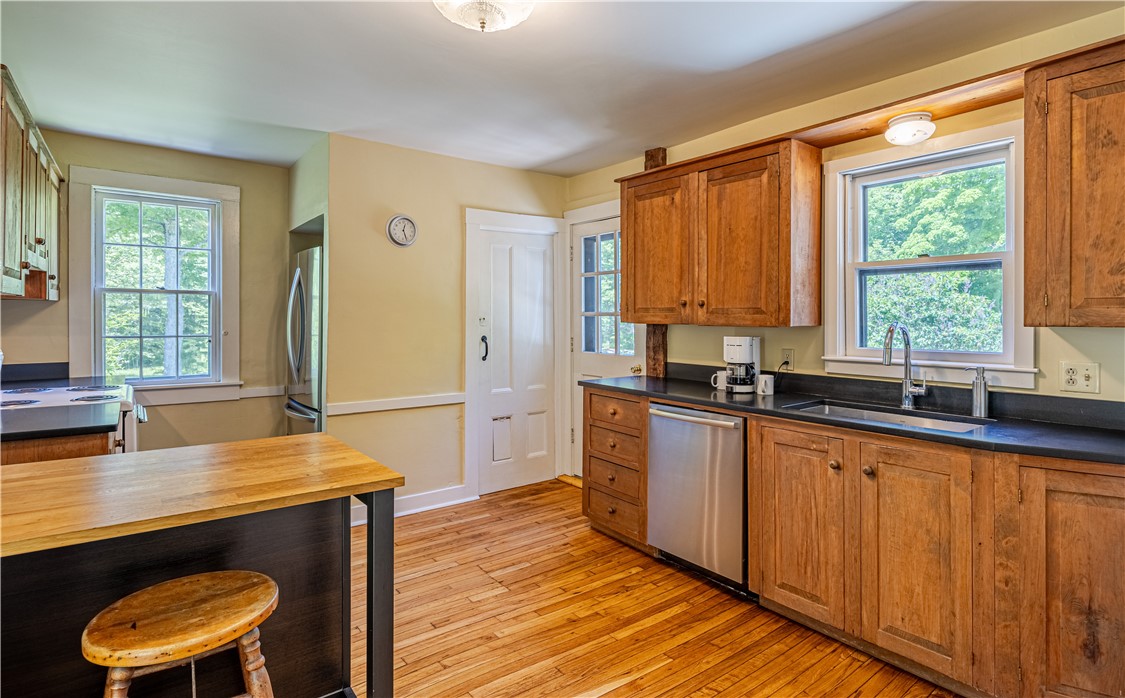 123 Foster Center Road Foster, RI 02825 - Photo 16 of 35