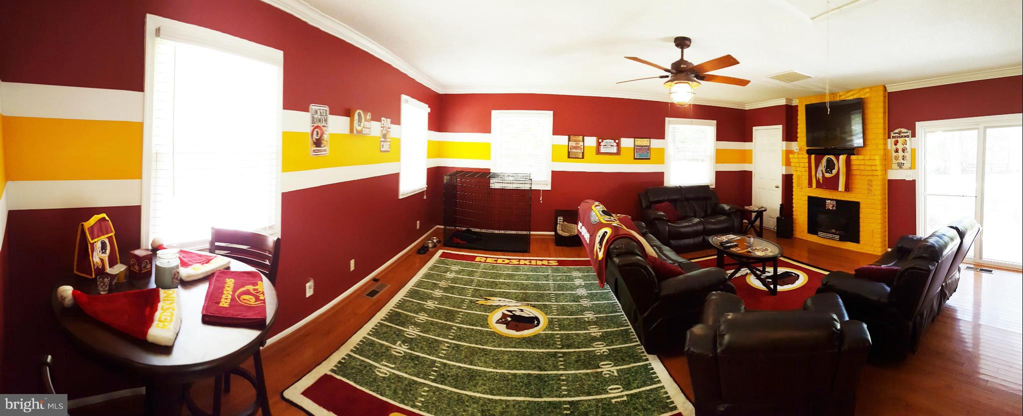 4037 Hanson Road White Plains, MD 20695 - Photo 13 of 28 Family room made for entertaining!