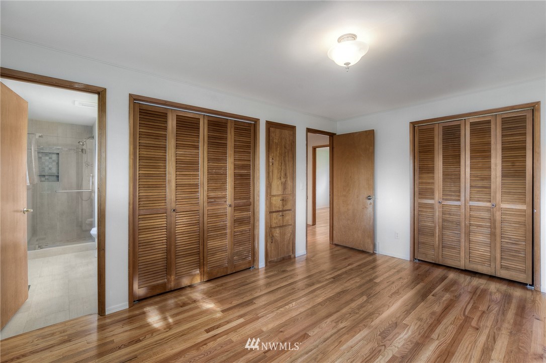 17901 Riviera Place Southwest Normandy Park, WA 98166 - Photo 11 of 24 Gallery Image 11
