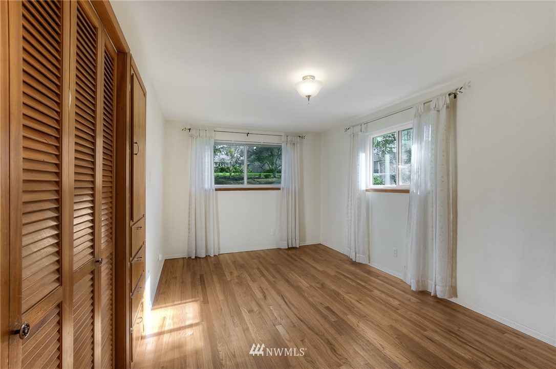 17901 Riviera Place Southwest Normandy Park, WA 98166 - Photo 14 of 24 Gallery Image 14