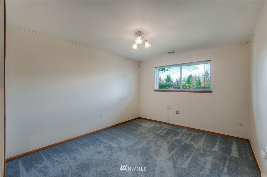 17901 Riviera Place Southwest Normandy Park, WA 98166 - Photo 16 of 24 Gallery Image 16
