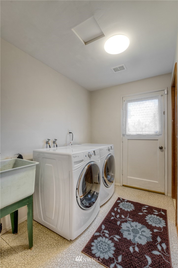 17901 Riviera Place Southwest Normandy Park, WA 98166 - Photo 17 of 24 Gallery Image 17