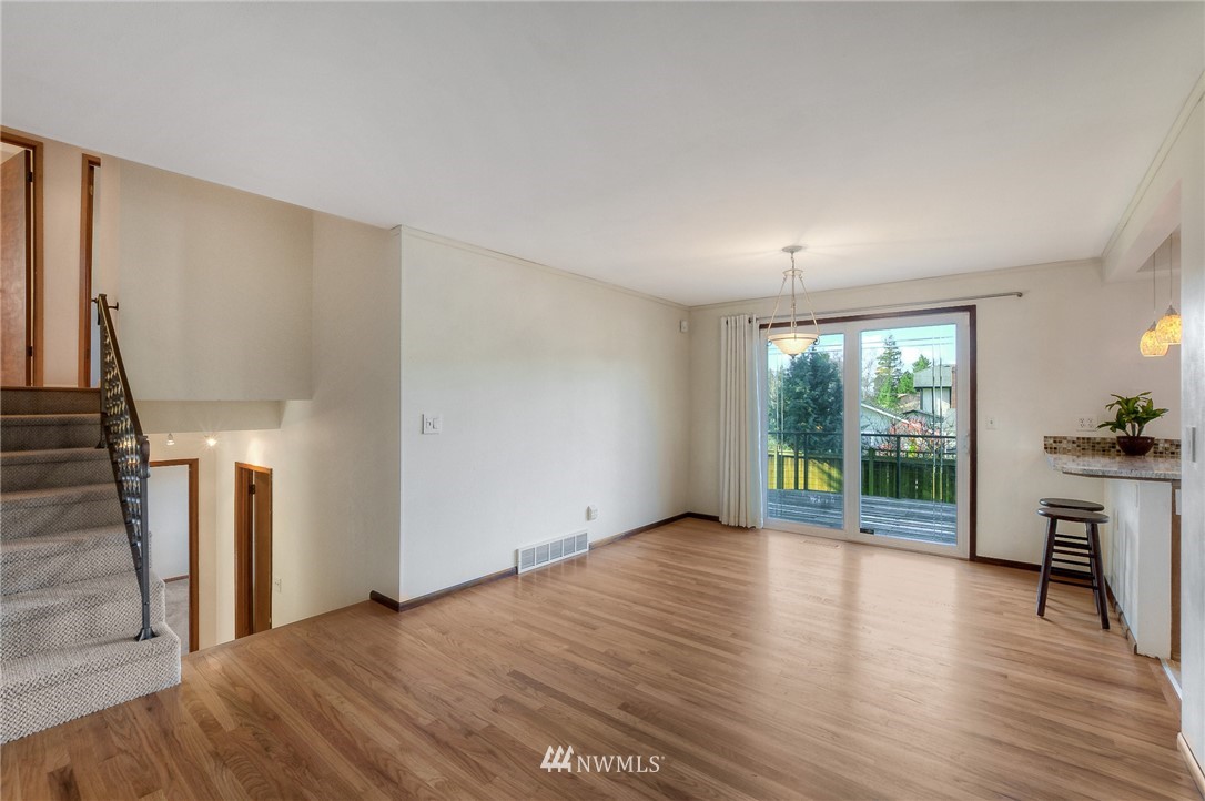 17901 Riviera Place Southwest Normandy Park, WA 98166 - Photo 5 of 24 Gallery Image 5