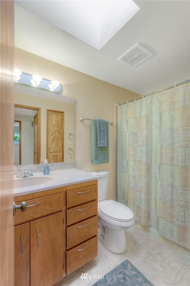 17901 Riviera Place Southwest Normandy Park, WA 98166 - Photo 10 of 24 Gallery Image 10