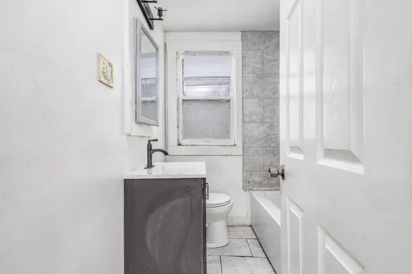 $799 | 17328 Indiana Street, Unit 2, Detroit, MI 48221