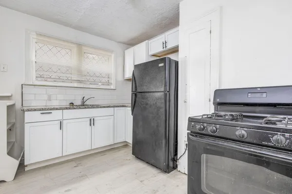 $799 | 17328 Indiana Street, Unit 2, Detroit, MI 48221