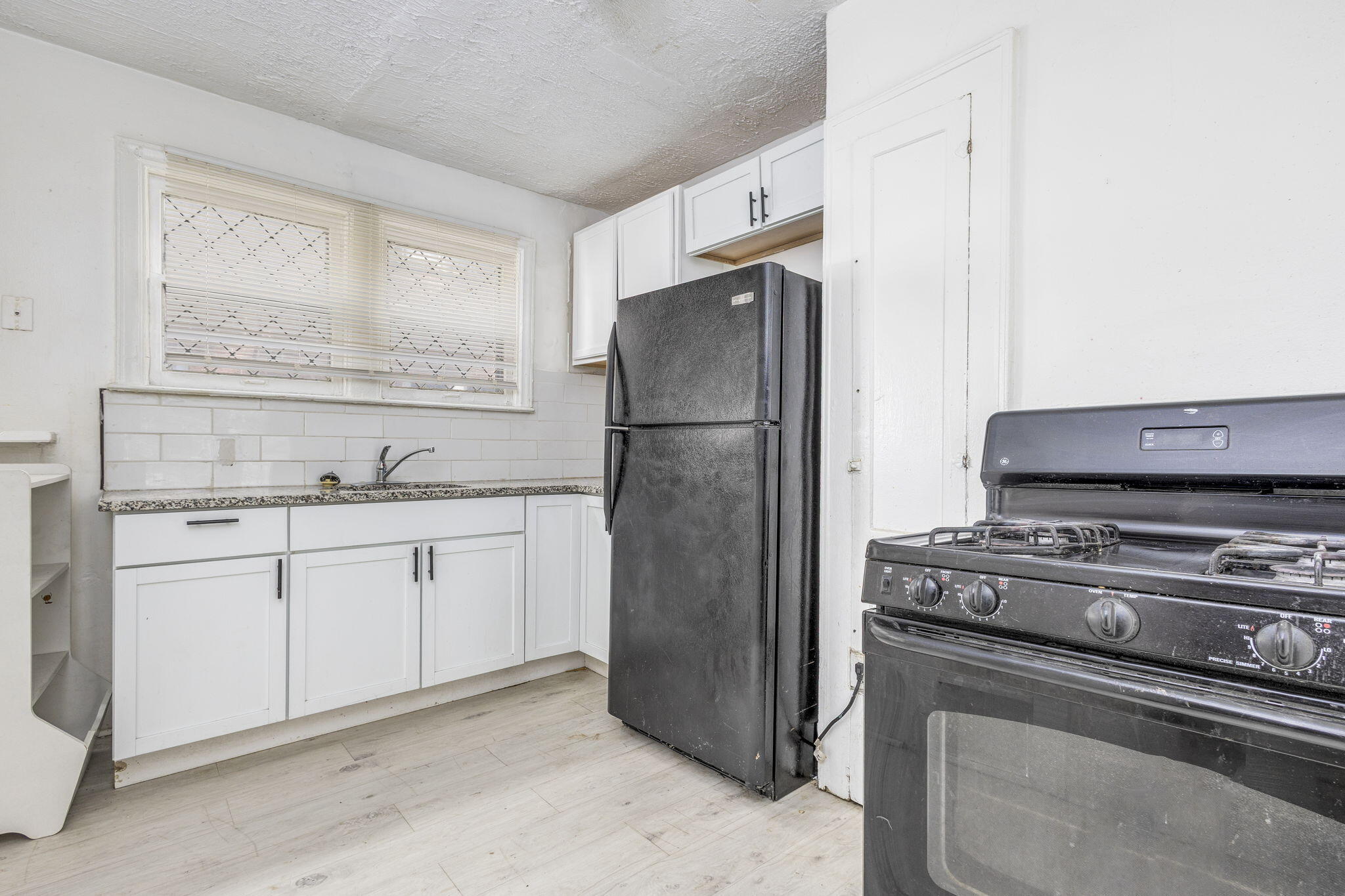 17328 Indiana Street, Unit 2 Detroit, MI 48221 - Photo 10 of 21 10-web-or-mls-Indiana_17328 - Kitchen v1