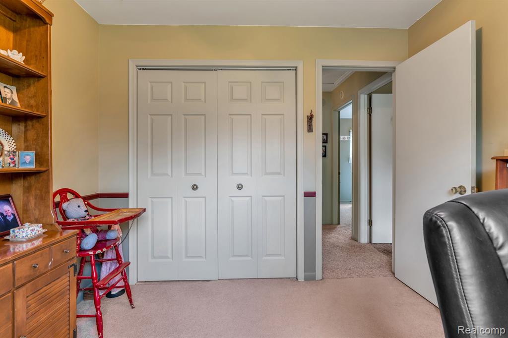 9407 Bennett Lake Road Fenton, MI 48430 - Photo 25 of 35