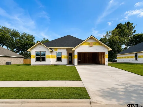 $374,990 | 328 Erica Way, Lindale, TX 75771