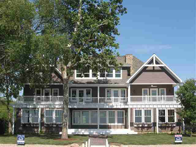 11925 North Ogden Point Road Syracuse, IN 46567 - Photo 1 of 23 Gallery Image 1