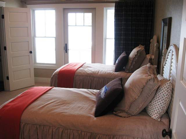 11925 North Ogden Point Road Syracuse, IN 46567 - Photo 11 of 23 Gallery Image 11