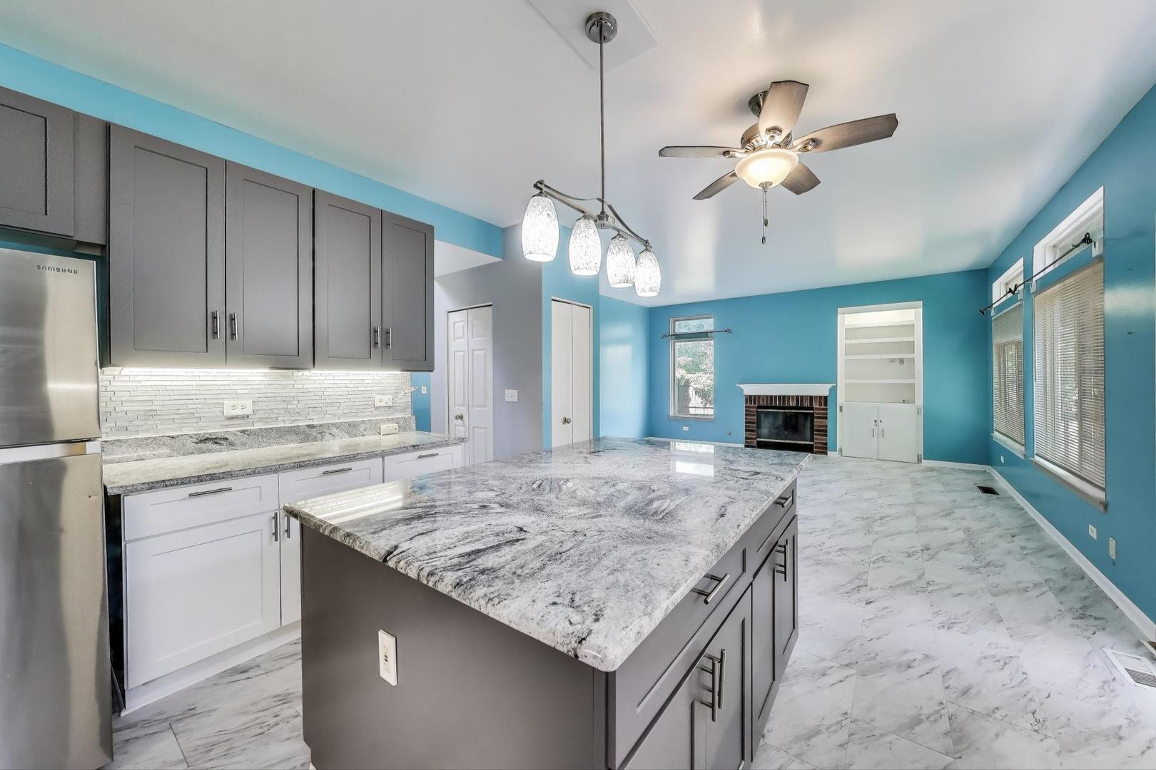 548 West Sweet Clover Road Round Lake, IL 60073 - Photo 5 of 48 Gallery Image 5