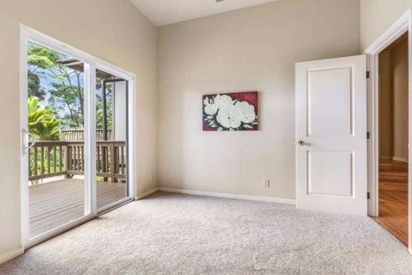 87-410 Kaohe Mauka Road Captain Cook, HI 96704 - Photo 21 of 29 an empty room with windows