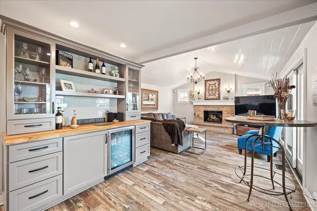 $1,025,000 | 609 Bowling Green Court, Naperville, IL 60563