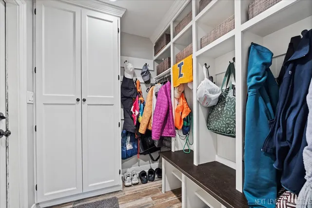 $1,025,000 | 609 Bowling Green Court, Naperville, IL 60563