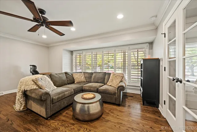 $1,025,000 | 609 Bowling Green Court, Naperville, IL 60563