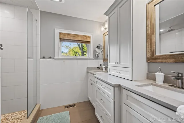 $1,025,000 | 609 Bowling Green Court, Naperville, IL 60563